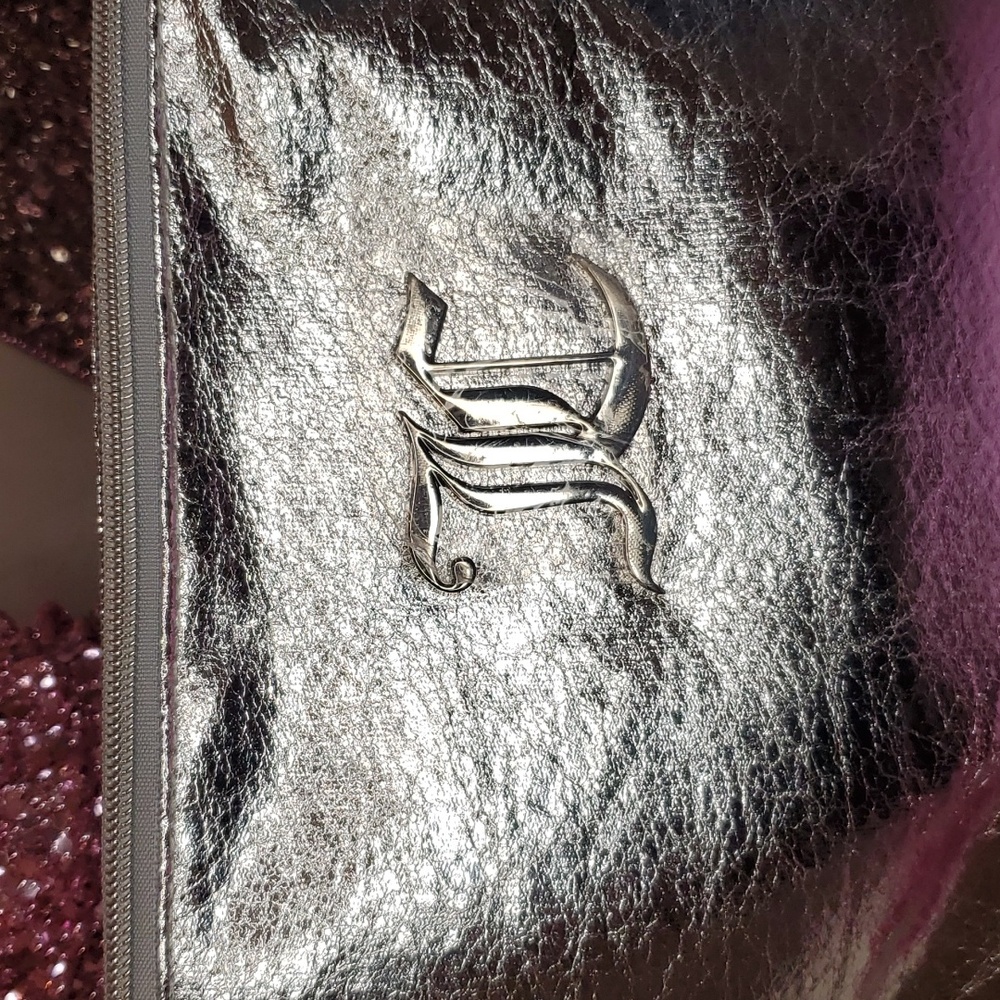 Juicy Couture 💖NWOT💖 Crackled Metallic Silver Large Cosmetic Bag!💖💖💖 - Picture 3 of 9